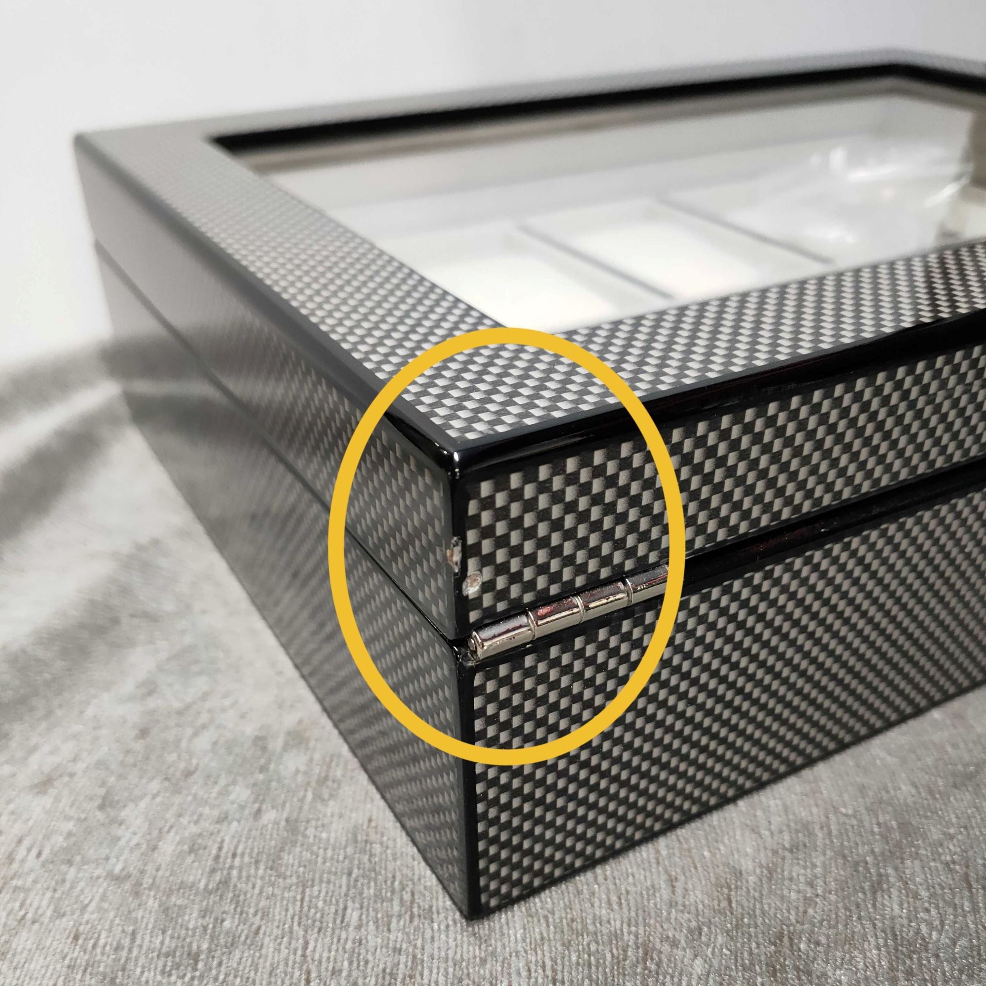 Seconds - Carbon Fibre Wooden Watch Box for 10 Watches Seconds Clinks